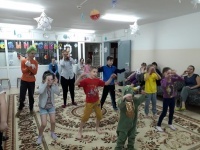 Новый год шагает по планете